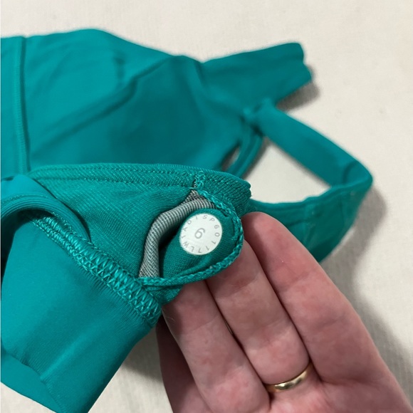 Lululemon Racerback Sports Bra - Teal - Picture 3 of 3